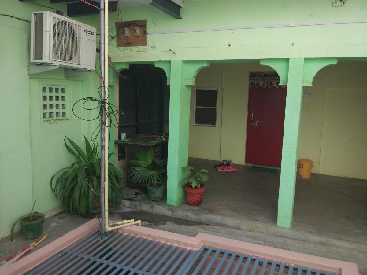 Radha Krishna Home Váránaszi Kültér fotó