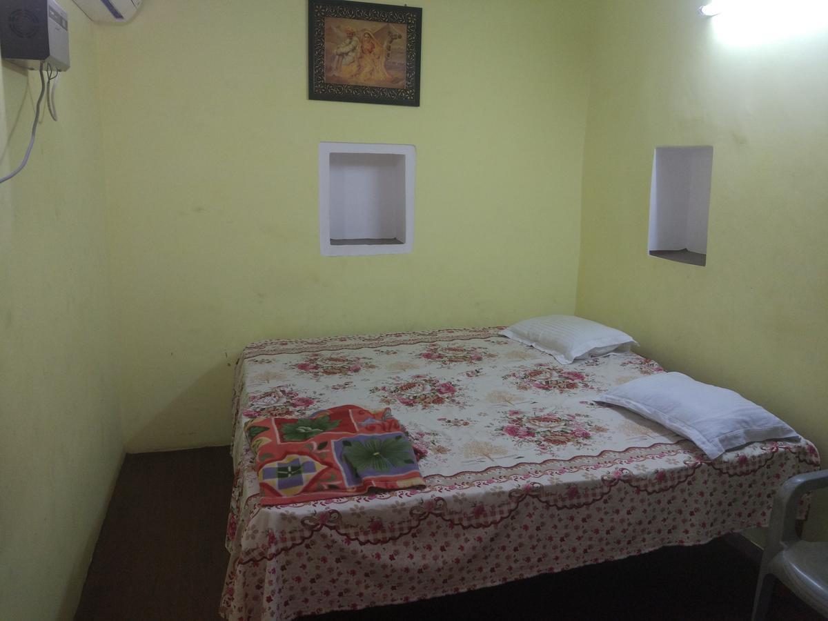Radha Krishna Home Váránaszi Kültér fotó